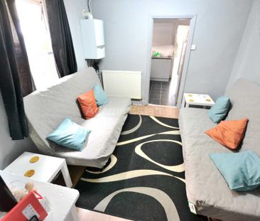 6 bedroom terraced house to rent - Photo 1