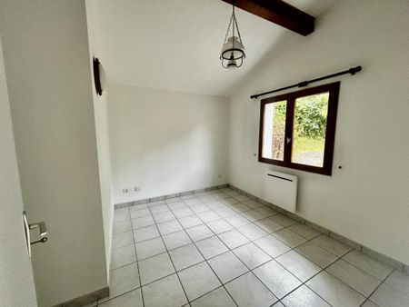 Location Appartement 4 pièces 63m² ST JEOIRE PRIEURE 73190 - Photo 4