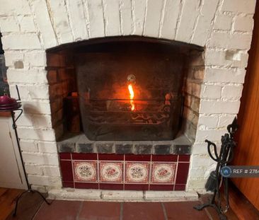 2 bedroom terraced house to rent - Photo 2