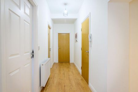 3 bedroom flat to rent - Photo 5