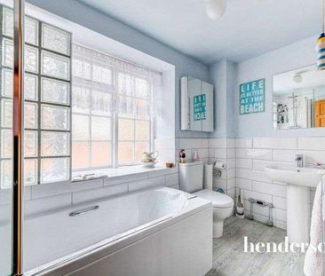 Church Street, Whitby, YO22 - Photo 6