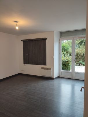 CAEN OUEST PROCHE VILLERS BOCAGE A84 A LOUER appartement de 2 pièces en rez de chaussée avec terrasse libre de - Photo 1