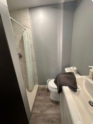 For Lease - 76 Macdonald Street Unit# room on 2nd flr, Toronto, Ontario - Photo 2