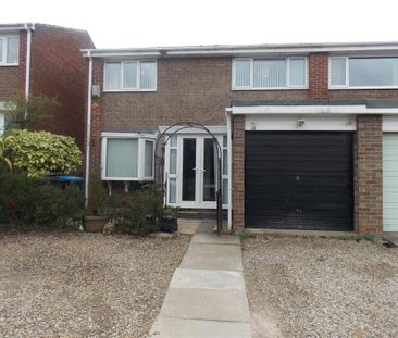 3 bedroom semi-detached house to rent - Photo 5