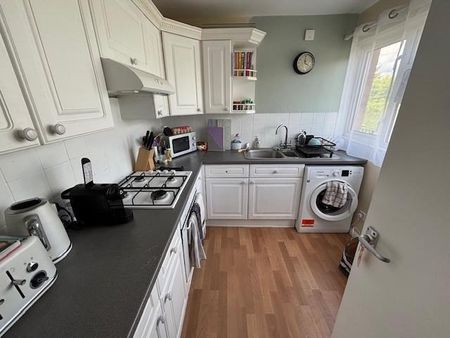 Briarleas Gardens, Upminster, RM14 - Photo 4