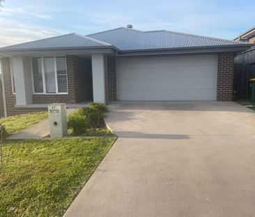 47 Avocet St, Aberglasslyn, NSW 2320 - Photo 2