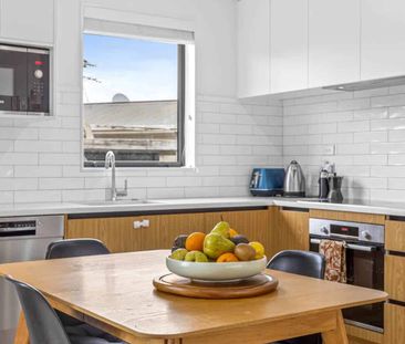 Modern, Light 4 Beds in Westlake Zone - Photo 2