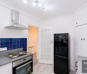Crescent View, Loughton - Photo 4