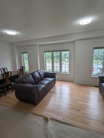 For Lease - 676 Fleetwood Drive, Oshawa, Ontario - Photo 4