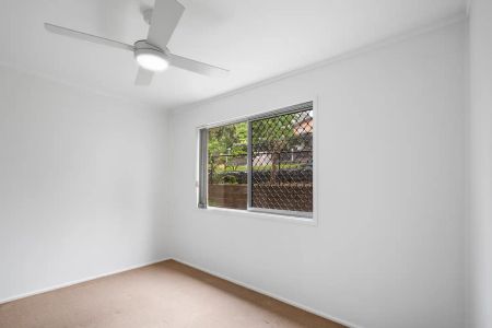 “Hillside Hideaway Awaits!” - Photo 4