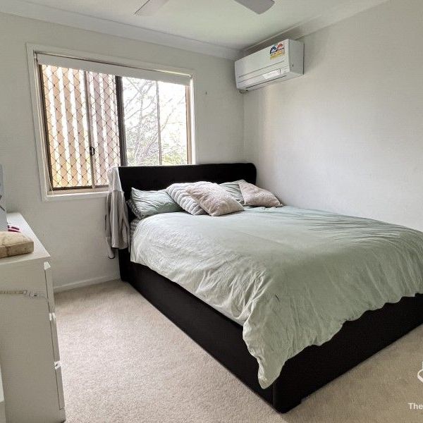 Modern Duplex-Style Townhouse with Space - Photo 1