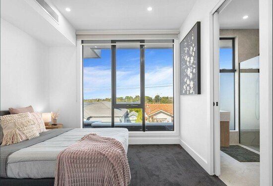 SPACIOUS TOWNHOUSE - Photo 1