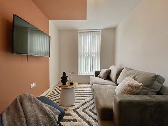 3 bedroom flat to rent - Photo 1