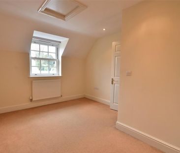 3 bedroom link detached house to rent - Photo 4