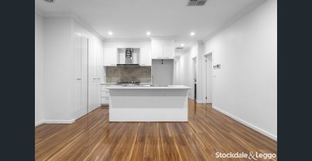 Cosy, Convenient Living in Mickleham ! - Photo 4