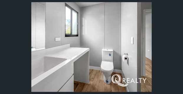 🏡 Granny Flat Tucked Away in Excellent Location! - Photo 1