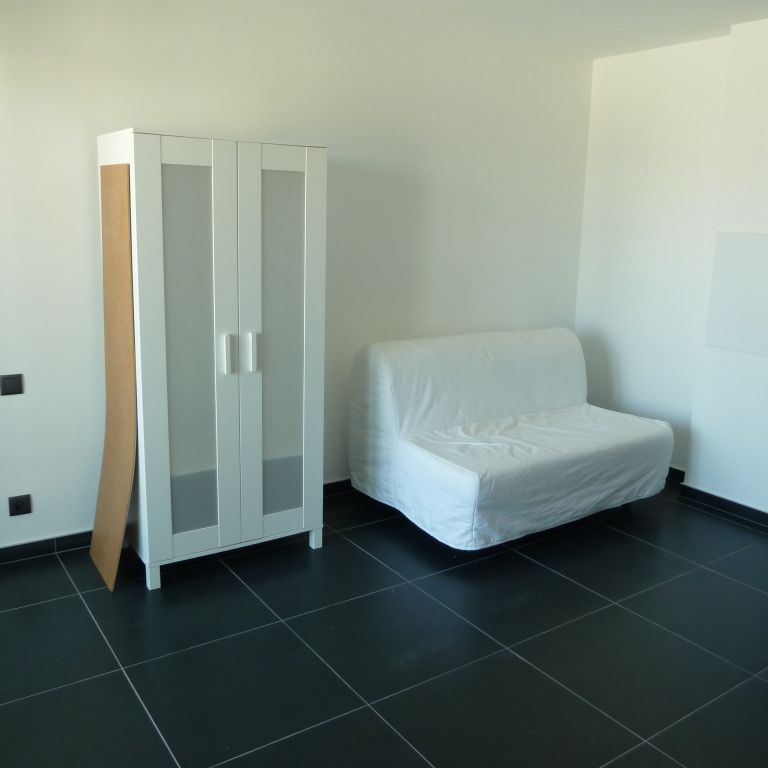 STUDIO MEUBLE BALCON - Photo 1