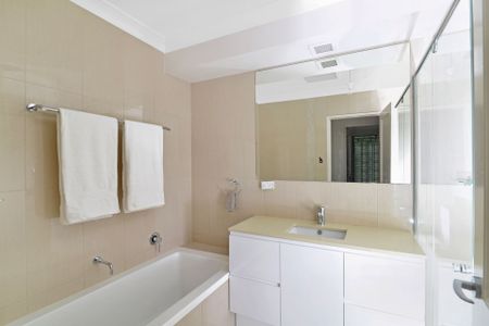 THE ULTIMATE LIFESTYLE APARTMENT - Photo 3