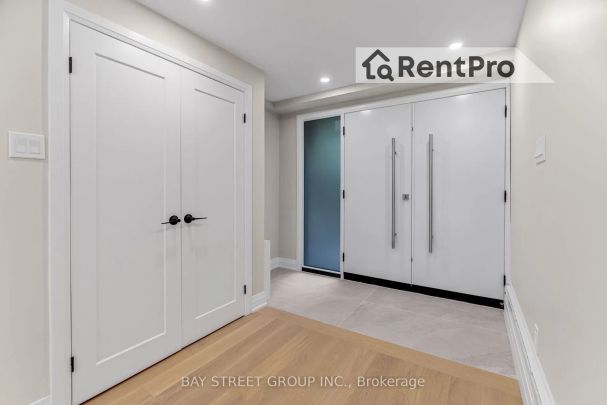 Detached Home For Lease | W9231450 - Photo 1