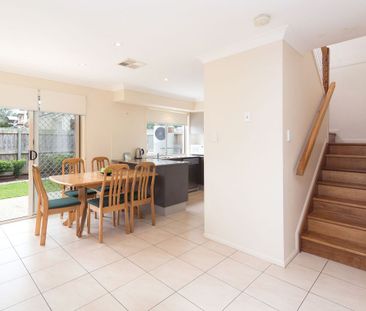 Modern 3 Bedroom Townhouse - Fully Air Conditioned - Photo 3