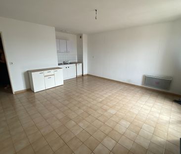 T1 climatisé de 32.19 m² proche CV Salon de Pce - Photo 2