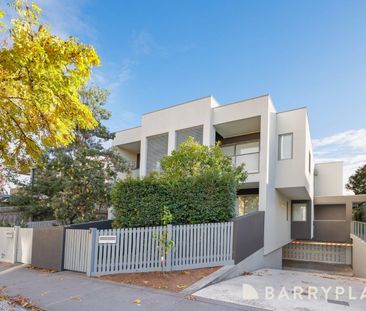 Stylish Bayside Living - Photo 1