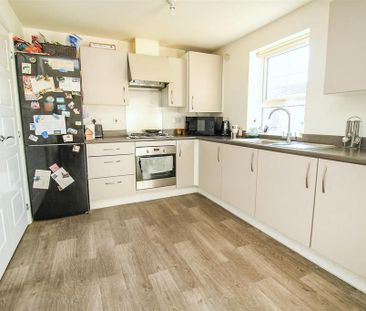 3 bedroom detached house to rent - Photo 3