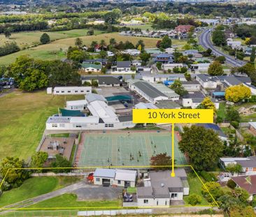 Excellent Location - Photo 3