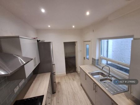 3 bedroom terraced house to rent - Photo 4