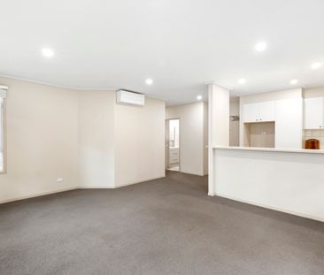 6/4 Graham Street, Port Melbourne VIC 3207 - Apartment For Rent | D... - Photo 2