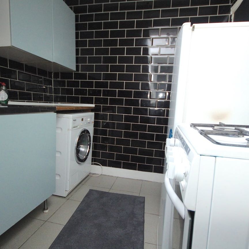 1 Bed Flat, St. Julians Road, NW6 - Photo 1