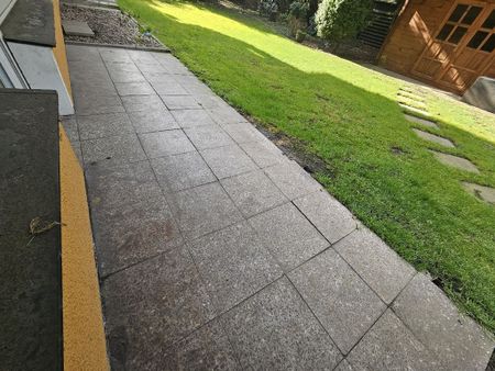 Modernisiertes Apartment mit ca. 52 m² Wohnfläche, separater Küche, Schlafraum und Terrasse - Photo 2