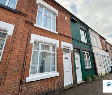 2 Bedroom Terraced - Photo 3