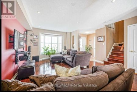 33 WARNFORD CIRCLE - Photo 3