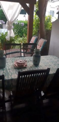 Alquiler de chalet adosado en Calle Algatocín - Photo 2