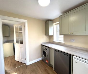 Available as a Company Tenancy, this delightful and recently refurb... - Photo 5