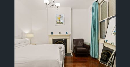 Rare and spacious, beautifully renovated & furnished Victorian Terrace, minutes to Barangaroo Metro. - Photo 4