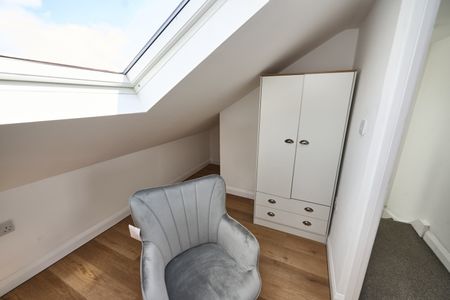 Room in a Shared House, Drake Road, HA2 - Photo 4