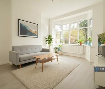 3 bedroom semi-detached house to rent - Photo 6