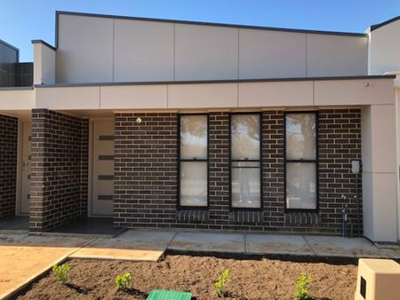 Low-Maintenance 3-Bedroom Home in a Convenient Location - Photo 3