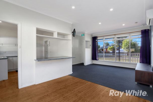 Low Maintenance 3 Bedroom Home - Photo 1