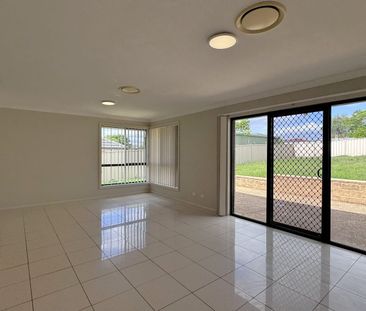 Spacious Family Home in Convenient East Branxton Location - Photo 3