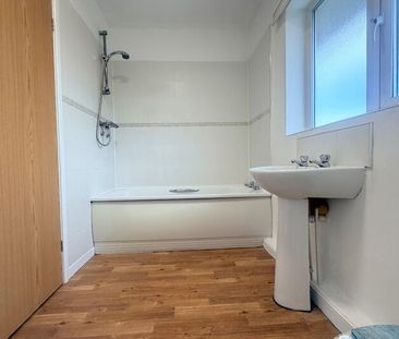 Columbia Way, Blackburn - Photo 6