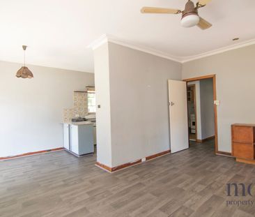 THORNLIE 3 x 1 IN GREAT LOCATION - Photo 2