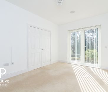 ALEXANDRA HOUSE BEACH ROAD PENARTH UNFURNISHED TWO BEDROOM DUPLEX - Photo 6