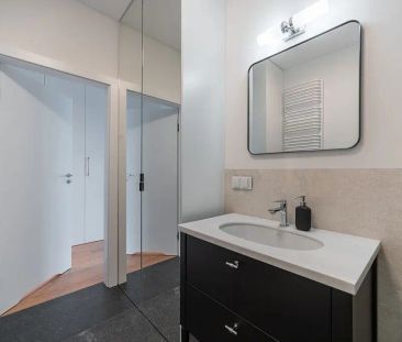 przestronna kawalerka balkon parking - Photo 2