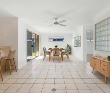 Spacious Family Living in a Sought-After Currumbin Waters Pocket - Photo 4