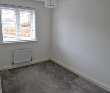 3 bedroom semi-detached house to rent - Photo 6