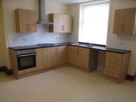 1 bedroom in a house share to rent - Photo 3