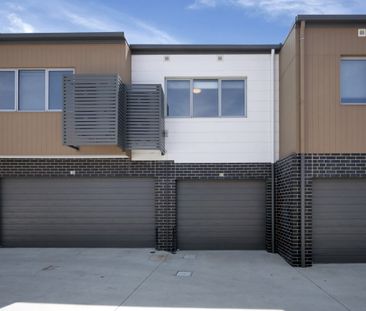 11/1 Sutherland Crescent, Taylor Australia - Photo 3